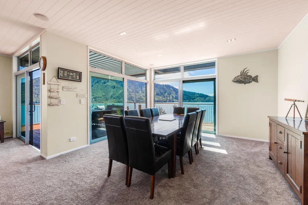 Photos of 362 Moetapu Bay Road