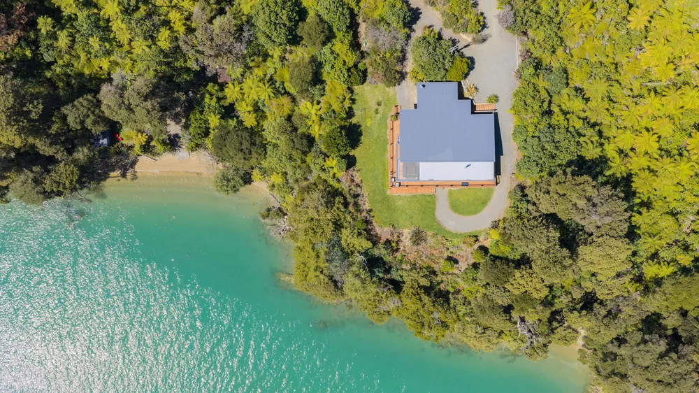 Photos of 362 Moetapu Bay Road