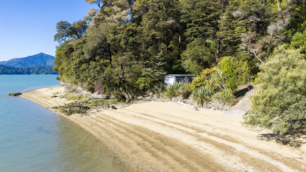 Photos of 362 Moetapu Bay Road