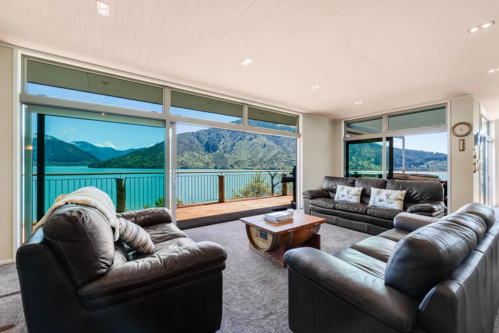 Photos of 362 Moetapu Bay Road