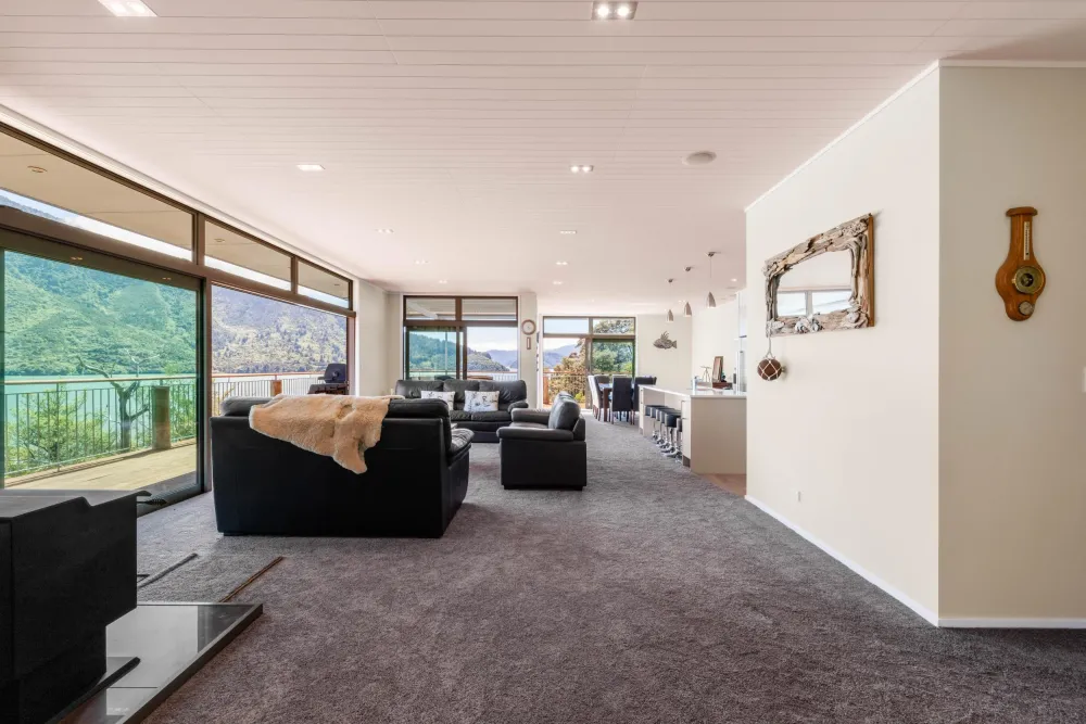 Photos of 362 Moetapu Bay Road