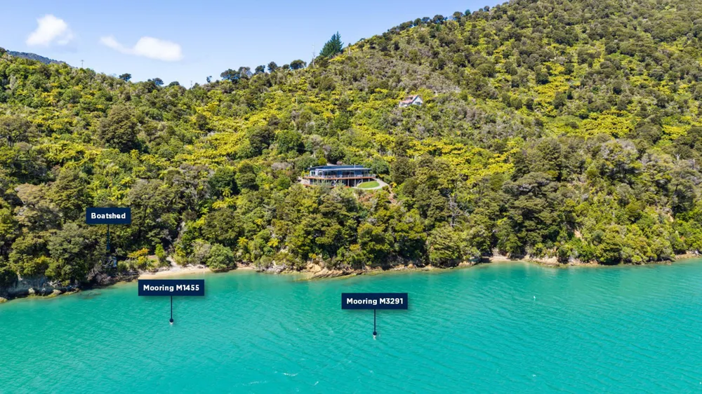Photos of 362 Moetapu Bay Road