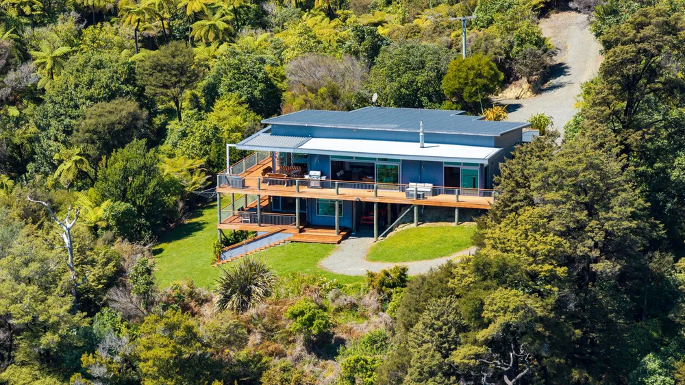 Photos of 362 Moetapu Bay Road
