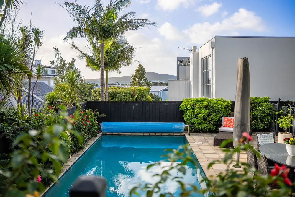 Photos of 46C Rawhitiroa Road