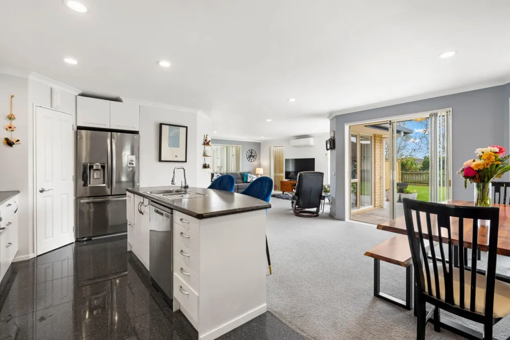 Photos of 17 Shoemaker Road
