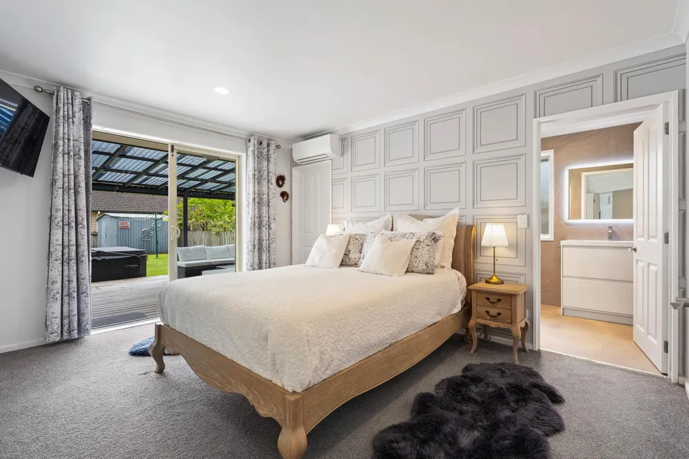 Photos of 17 Shoemaker Road