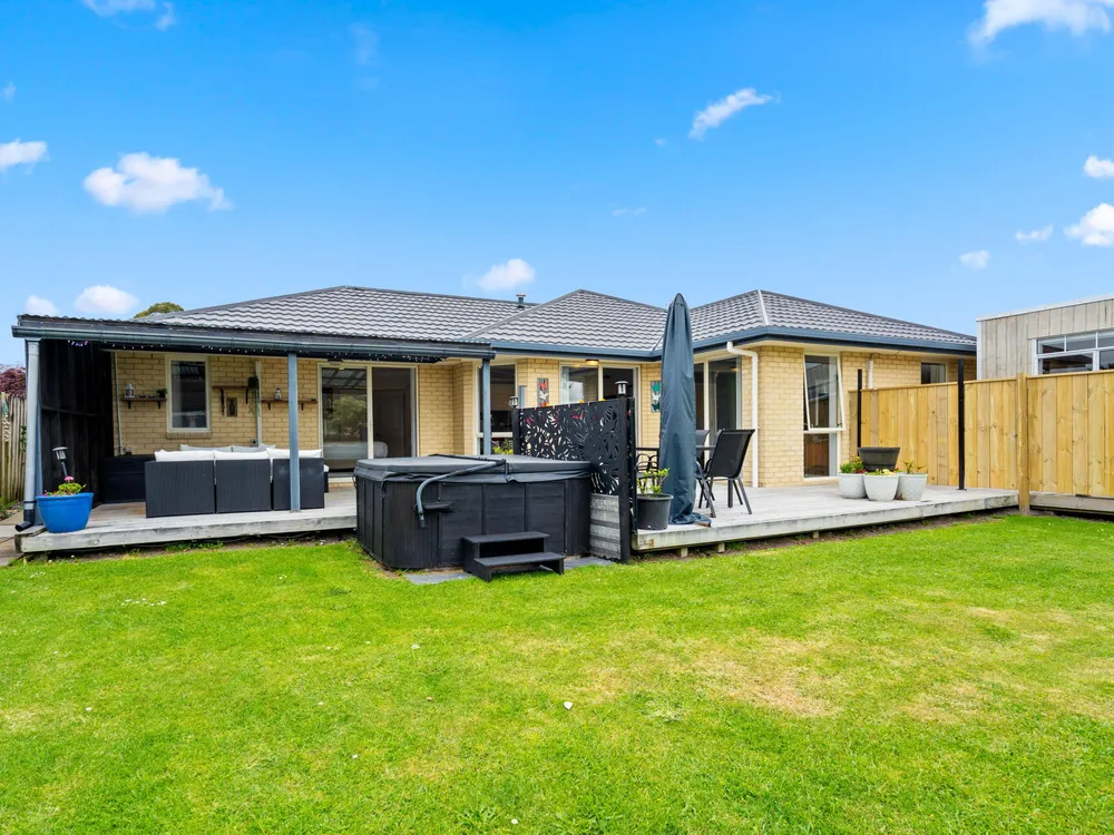 Photos of 17 Shoemaker Road