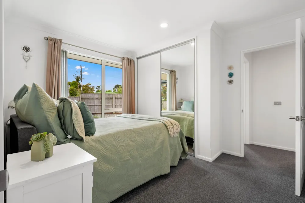 Photos of 17 Shoemaker Road
