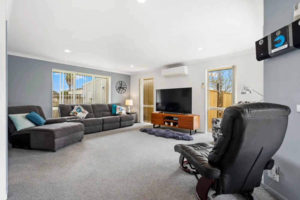 Photos of 17 Shoemaker Road