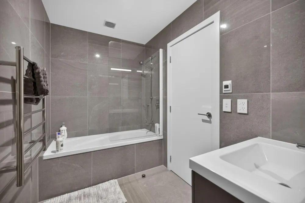 Photos of 15 Cable Lane