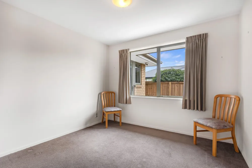 Photos of 17 Acacia Avenue