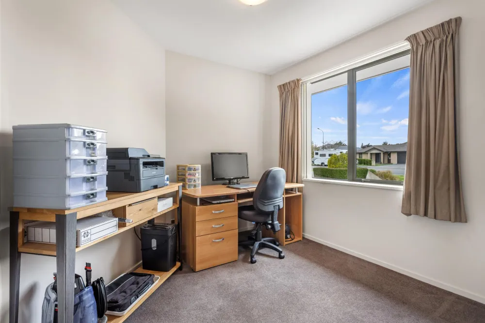 Photos of 17 Acacia Avenue