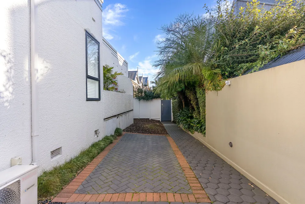 Photos of 3/24 Gladstone Road