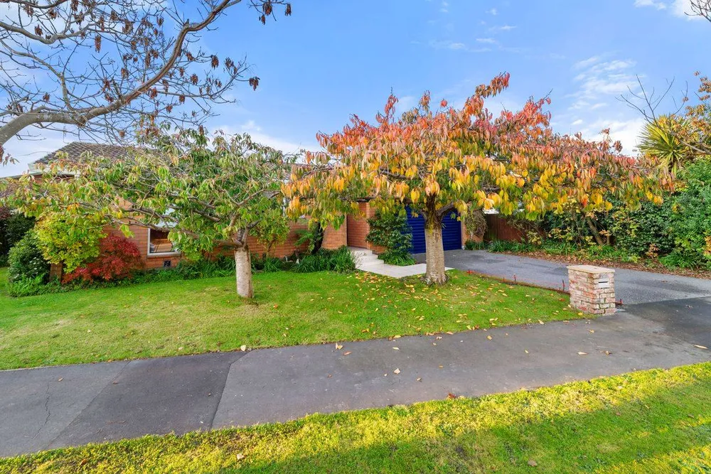 Photos of 220 Sawyers Arms Road