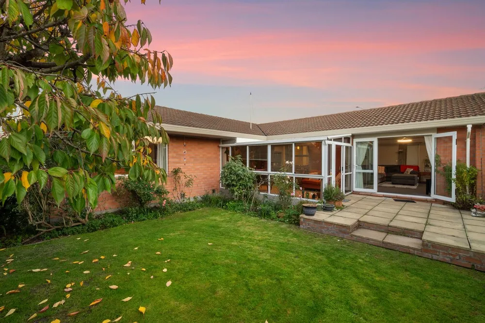 Photos of 220 Sawyers Arms Road