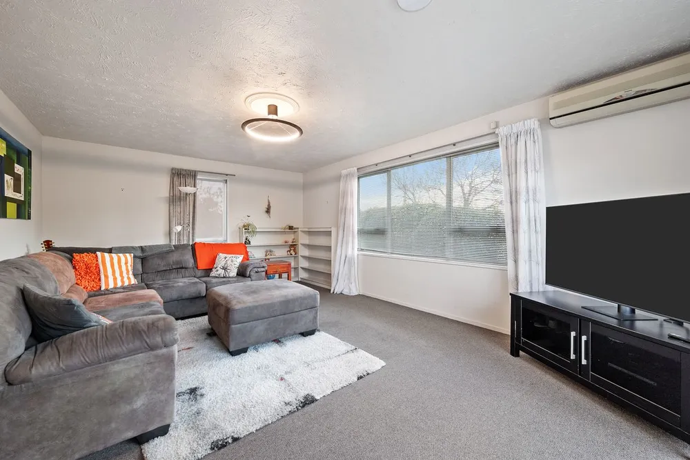 Photos of 220 Sawyers Arms Road