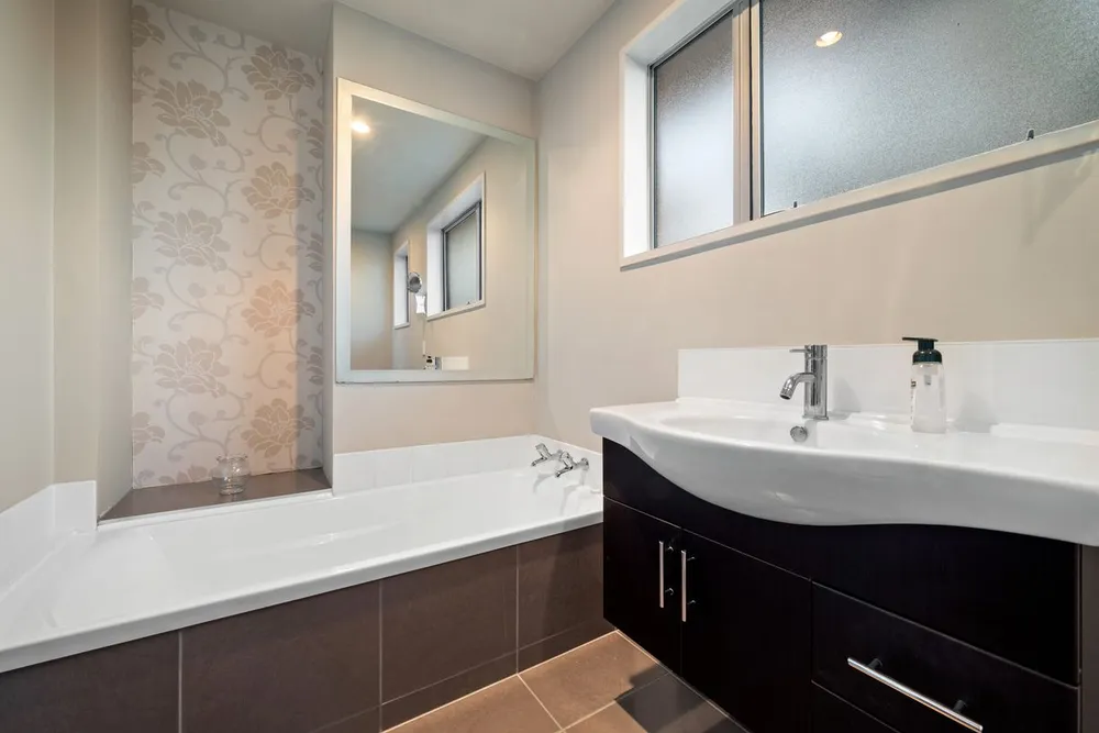Photos of 220 Sawyers Arms Road
