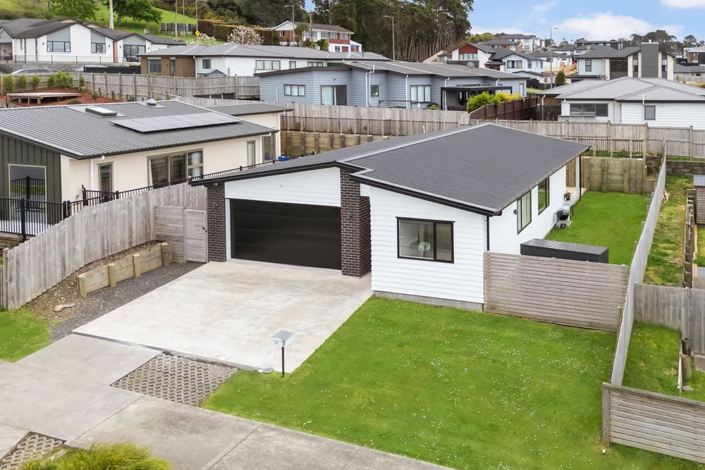 Photos of 17 Joseph Kokich Avenue