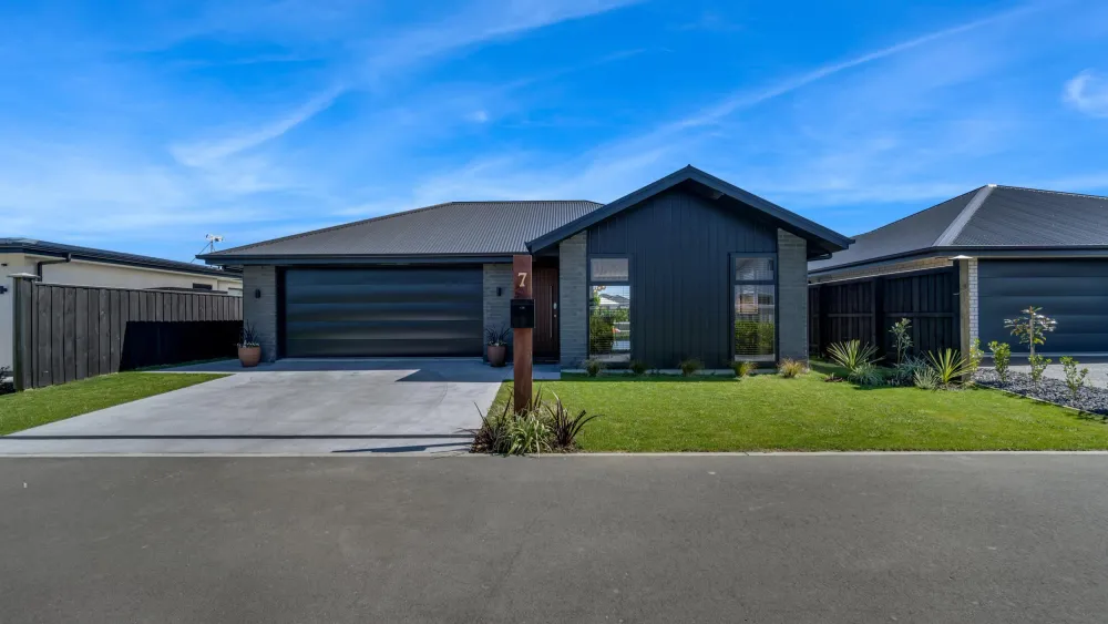 Photos of 7 Stowe Lane