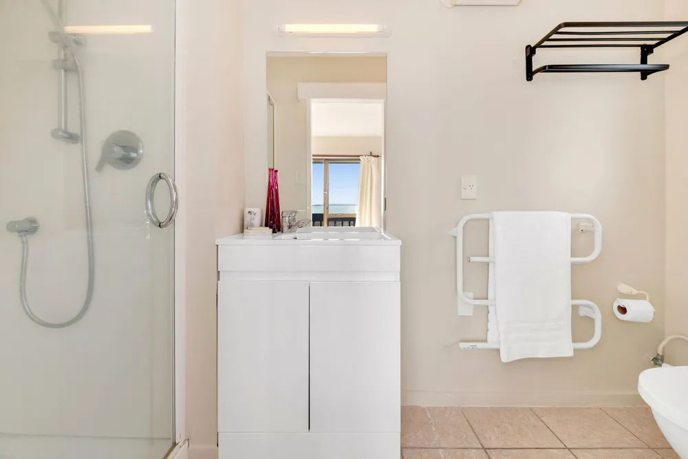 Photos of 32 Haseler Crescent