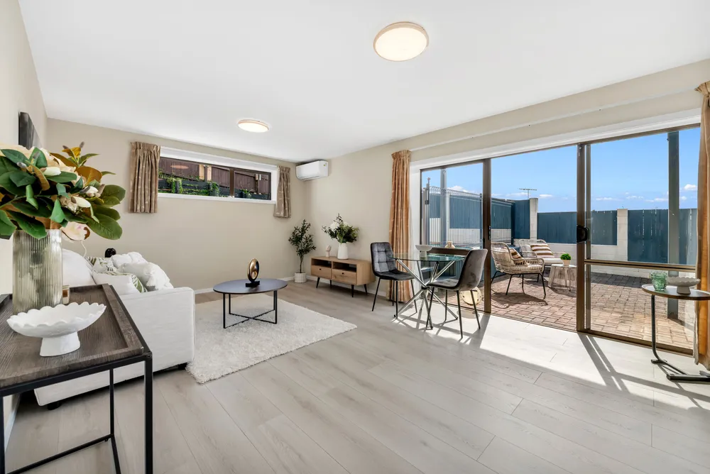 Photos of 32 Haseler Crescent