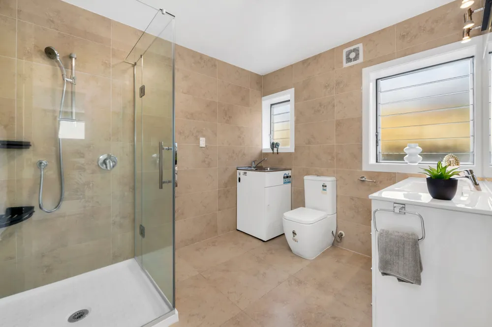 Photos of 32 Haseler Crescent