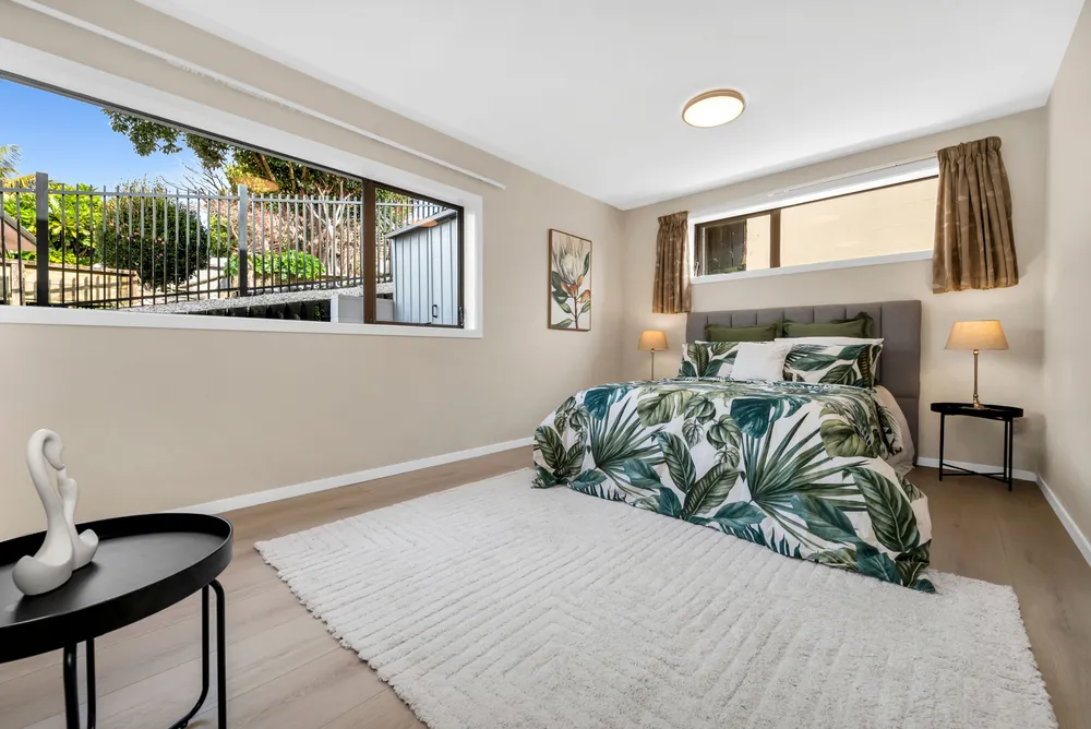 Photos of 32 Haseler Crescent