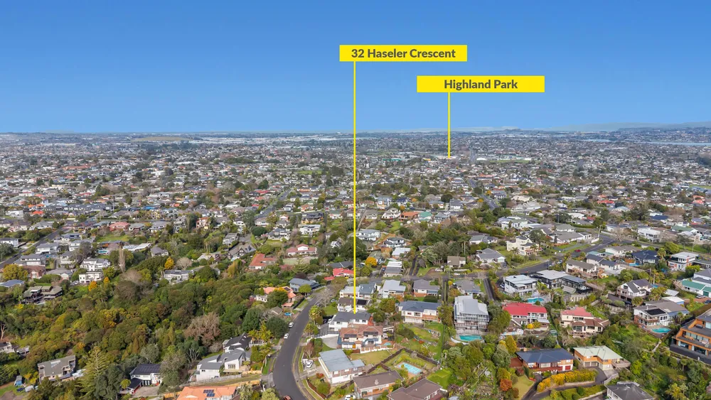 Photos of 32 Haseler Crescent
