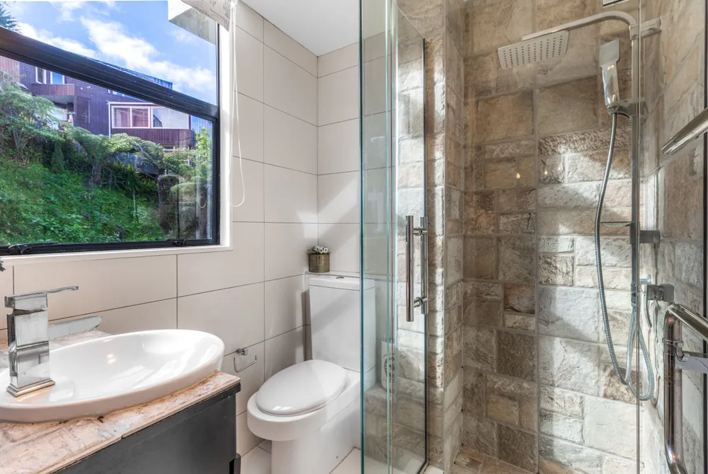 Photos of 2/99 Hadfield Street