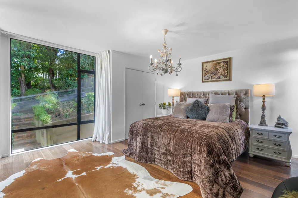 Photos of 2/99 Hadfield Street