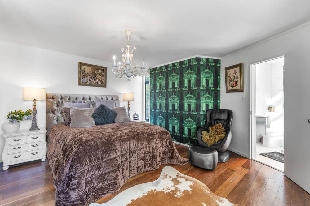 Photos of 2/99 Hadfield Street