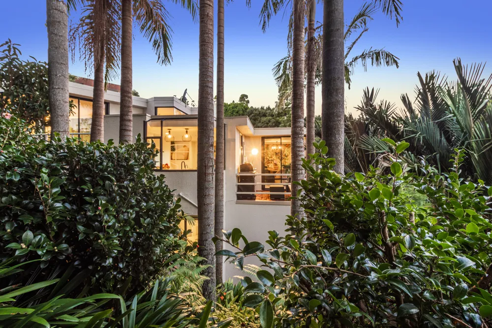 Photos of 2/99 Hadfield Street
