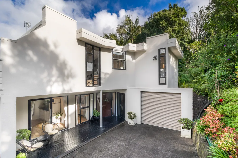 Photos of 2/99 Hadfield Street