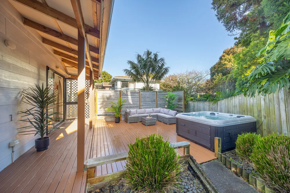 Photos of 3a Laud Avenue
