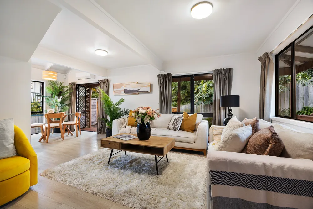 Photos of 3a Laud Avenue