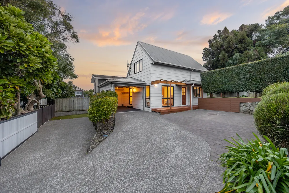 Photos of 3a Laud Avenue
