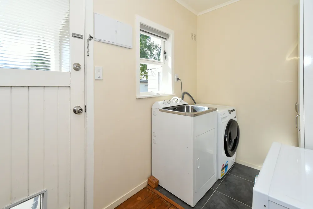 Photos of 99A Helvetia Road