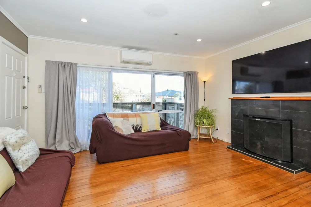 Photos of 99A Helvetia Road