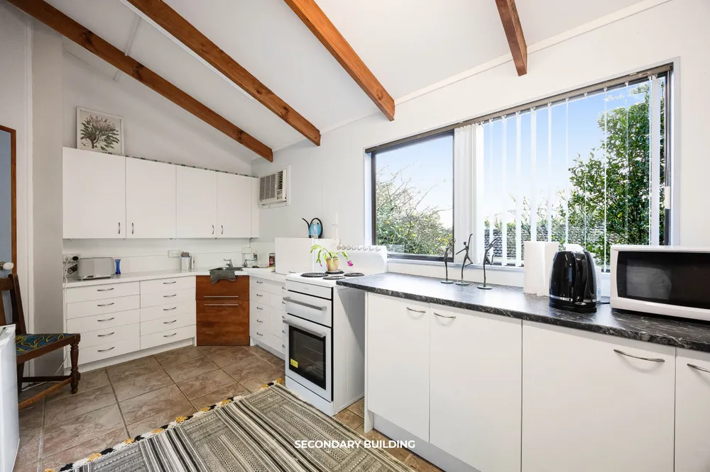Photos of 758 East Coast Road