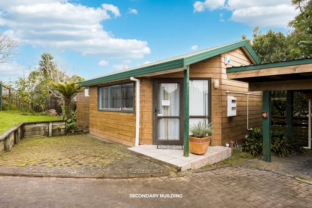 Photos of 758 East Coast Road
