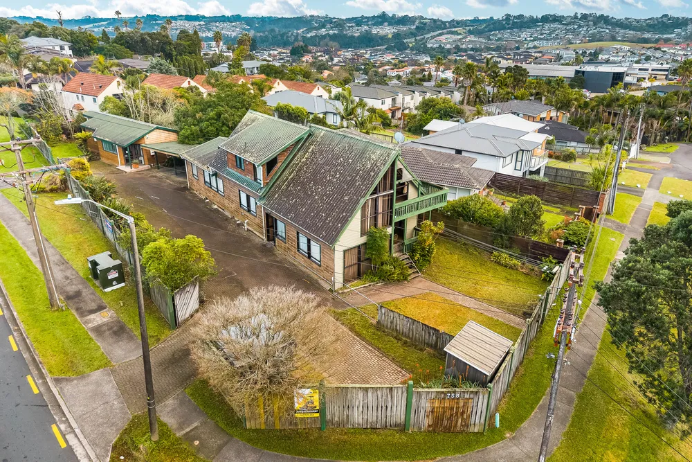 Photos of 758 East Coast Road