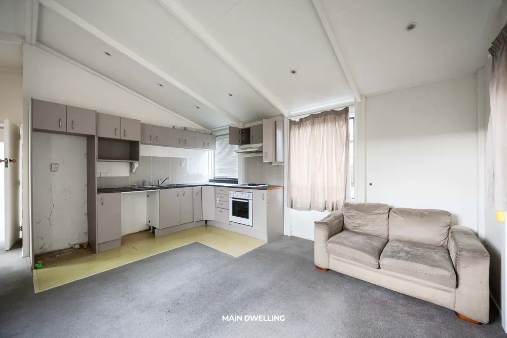 Photos of 758 East Coast Road