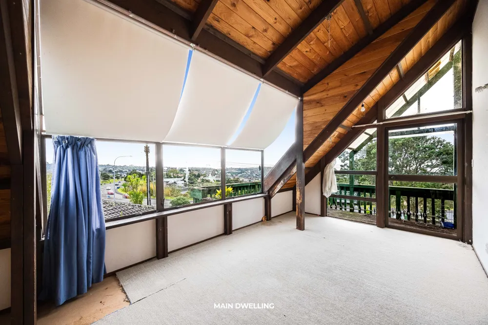 Photos of 758 East Coast Road