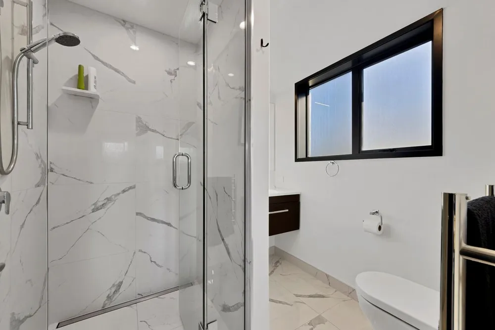 Photos of 11A Clearbrook Street