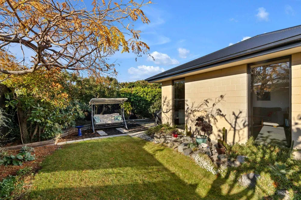 Photos of 11A Clearbrook Street