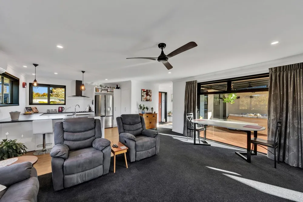 Photos of 11A Clearbrook Street