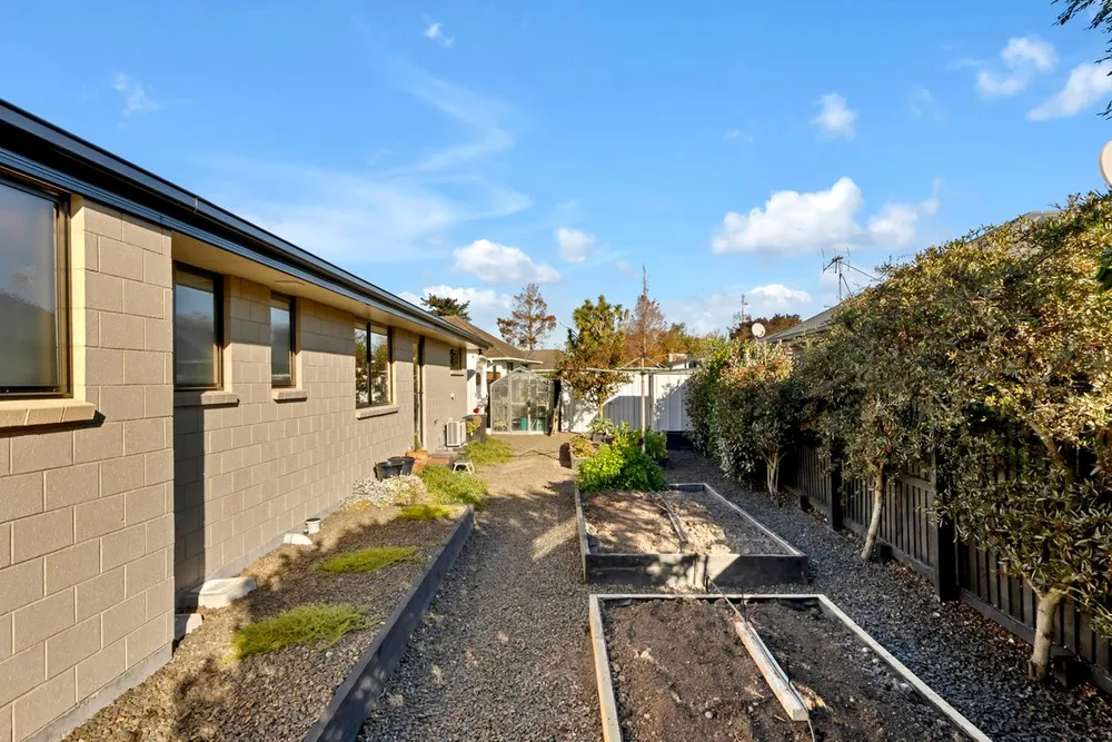 Photos of 11A Clearbrook Street