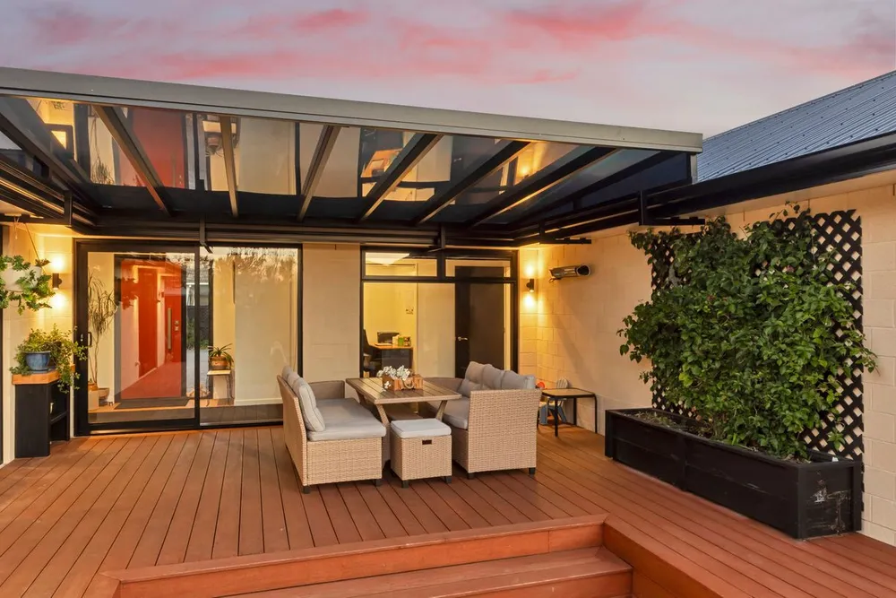 Photos of 11A Clearbrook Street