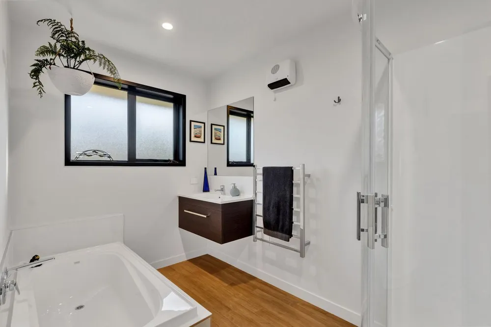Photos of 11A Clearbrook Street
