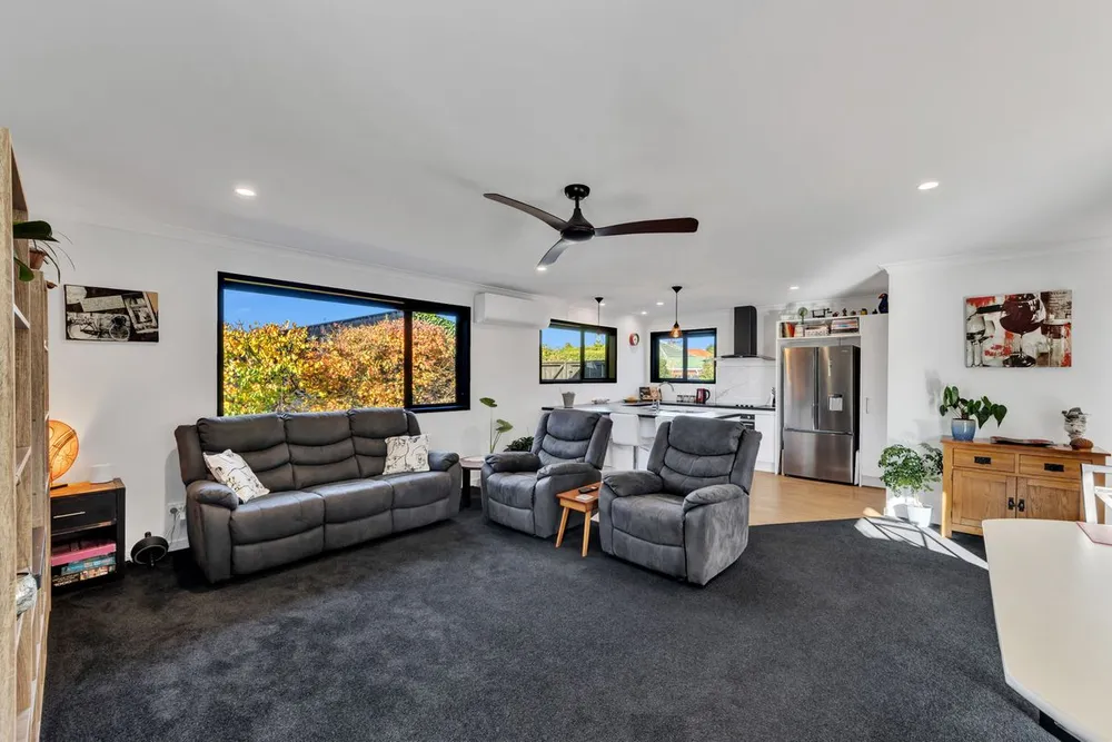 Photos of 11A Clearbrook Street